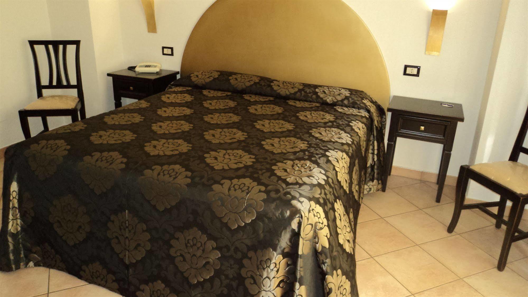Hotel Rossi Manciano Zewnętrze zdjęcie